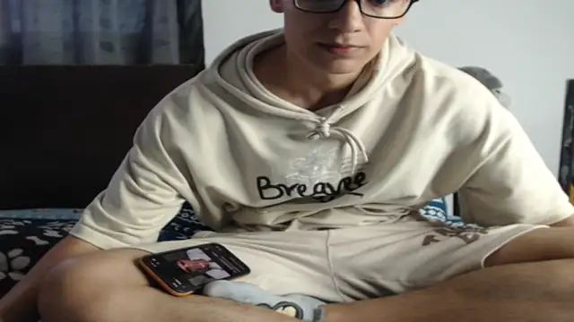 Tobicutee online show from February 2026 01:00:01 PM