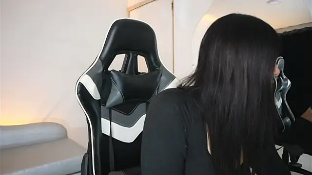 ashleyvalirya online show from April 2026 03:54:02 AM