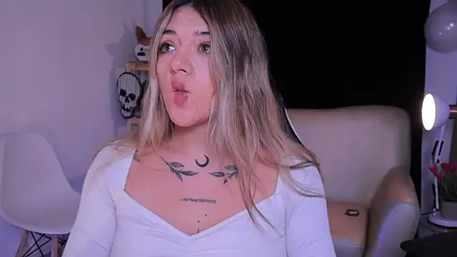 Snapshot of ashleyvalirya chatting on October 2025 04:00:01 AM ashleyvalirya online show from October 2025 04:00:01 AM