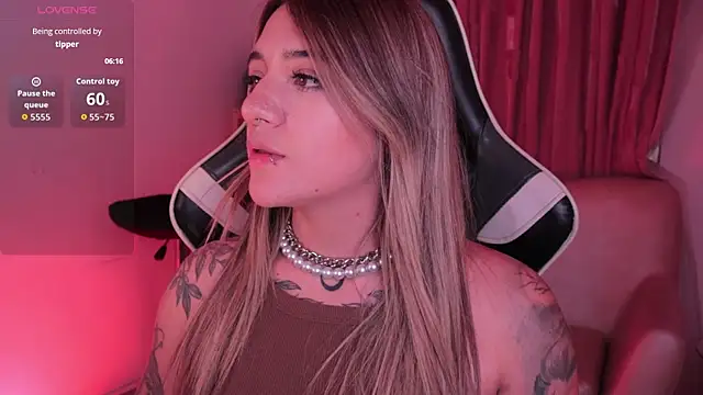 Snapshot of ashleyvalirya chatting on December 2025 04:06:02 AM ashleyvalirya online show from December 2025 04:06:02 AM