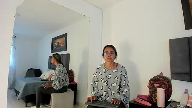 tatiana valencia online show from April 2026 01:41:02 PM