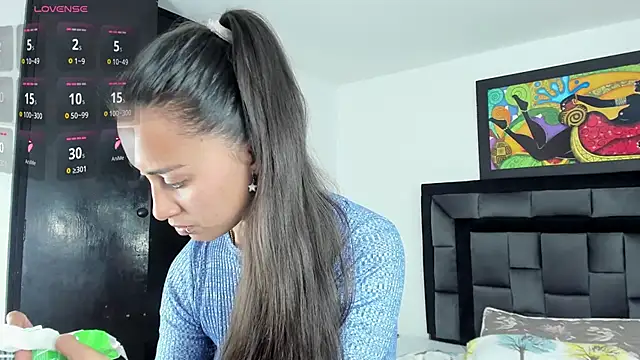 tatiana valencia online show from February 2025 03:32:02 PM