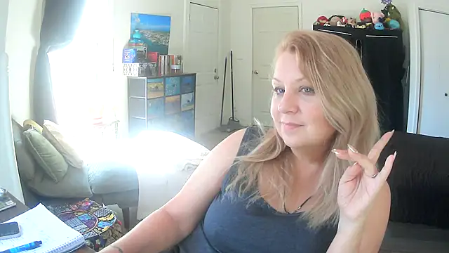 RubyGissing online show from October 2025 06:00:01 PM