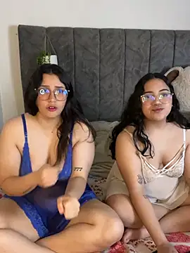 Snapshot of maddie-and-chelsea- chatting on February 2026 07:37:01 PM maddie-and-chelsea- online show from February 2026 07:37:01 PM