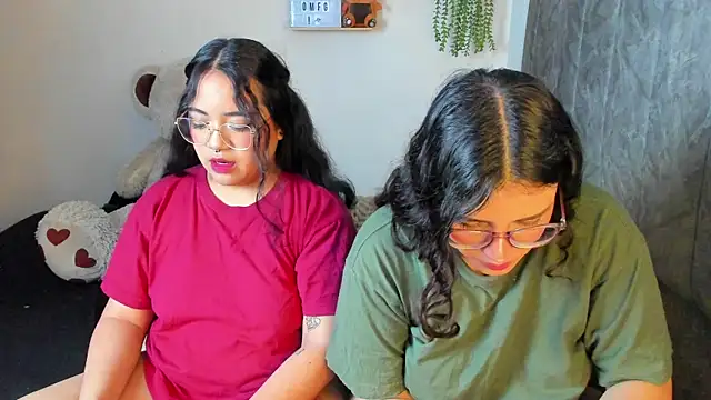 Snapshot of maddie-and-chelsea- chatting on January 2026 05:07:02 PM maddie-and-chelsea- online show from January 2026 05:07:02 PM