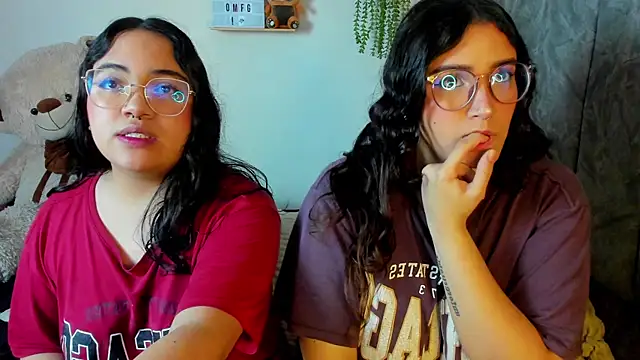 Snapshot of maddie-and-chelsea- chatting on January 2026 05:42:02 PM maddie-and-chelsea- online show from January 2026 05:42:02 PM