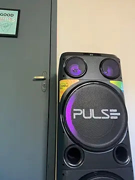 Snapshot of xMirana_ chatting on November 2025 10:31:01 AM xMirana online show from November 2025 10:31:01 AM