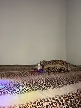 Snapshot of xMirana_ chatting on January 2026 09:46:02 AM xMirana online show from January 2026 09:46:02 AM