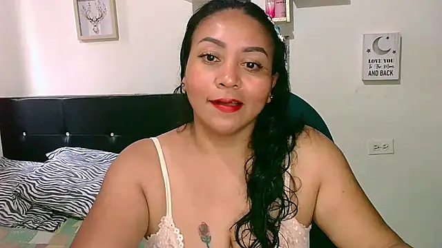 Snapshot of zaray_bella chatting on May 2026 09:44:02 PM zaray bella online show from May 2026 09:44:02 PM