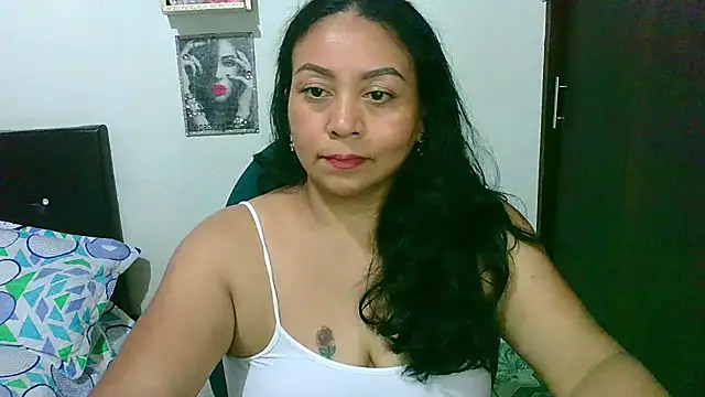 Snapshot of zaray_bella chatting on April 2026 09:30:02 PM zaray bella online show from April 2026 09:30:02 PM