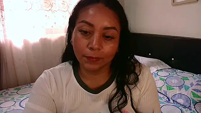 zaray bella online show from June 2026 09:09:02 PM