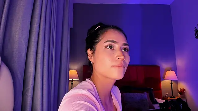 Giovanna oliveira online show from October 2025 06:01:01 AM