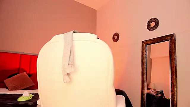 Giovanna oliveira online show from February 2026 05:35:01 AM