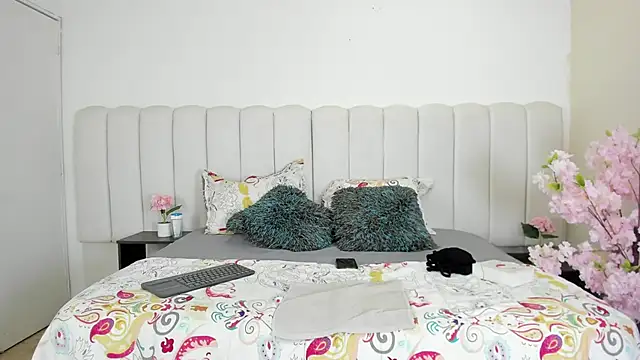 lyzzi smith01 online show from November 2025 06:44:02 PM