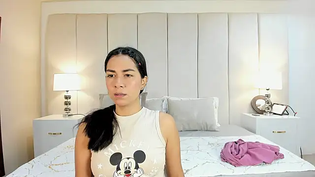 lyzzi smith01 online show from February 2025 01:00:01 PM