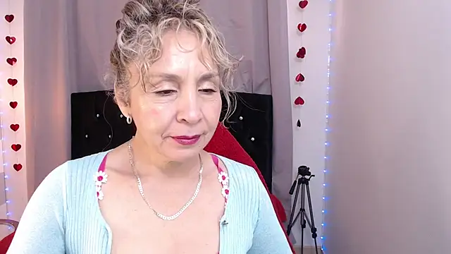 Snapshot of Afrodita_sg chatting on February 2026 02:06:02 PM Afrodita sg online show from February 2026 02:06:02 PM