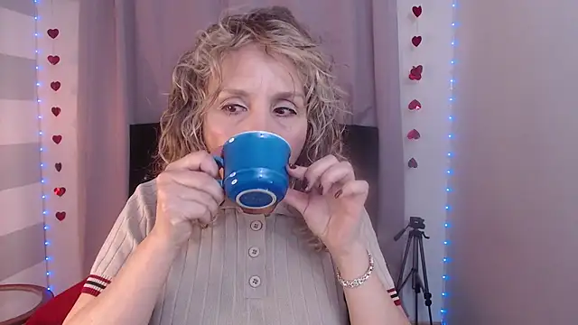 Snapshot of Afrodita_sg chatting on February 2026 02:57:02 PM Afrodita sg online show from February 2026 02:57:02 PM