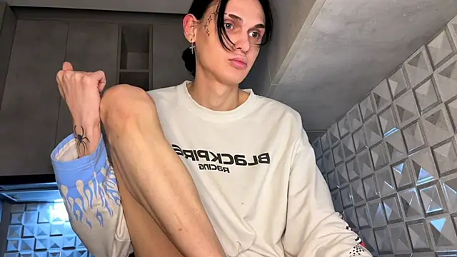 CHERLYBAY online show from February 2026 04:17:02 PM