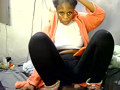 Snapshot of ZIPORA07 chatting on June 2026 11:32:02 AM ZIPORA07 online show from June 2026 11:32:02 AM