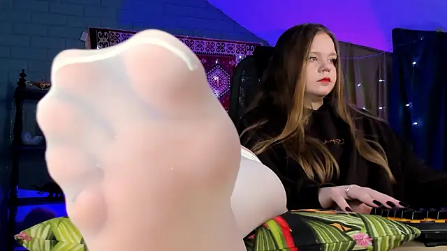 Snapshot of footfetish_baby chatting on January 2026 07:45:01 PM footfetish baby online show from January 2026 07:45:01 PM