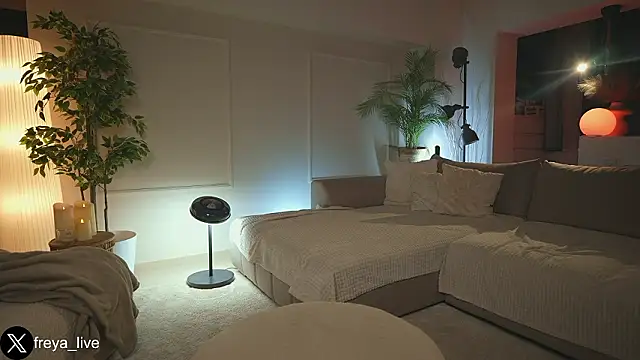 freyacherie online show from February 2026 04:25:02 PM