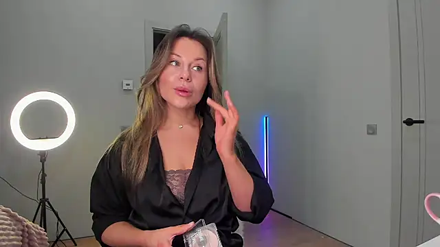 Snapshot of _cometoseeme_ chatting on January 2026 02:09:01 PM cometoseeme online show from January 2026 02:09:01 PM