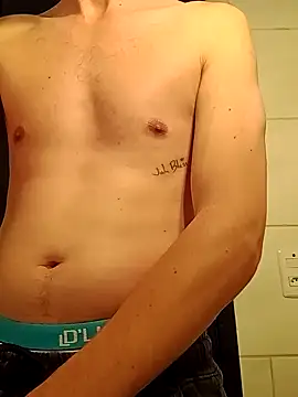 Snapshot of Pauzudoooootk chatting on October 2025 07:57:02 PM Pauzudoooootk online show from October 2025 07:57:02 PM