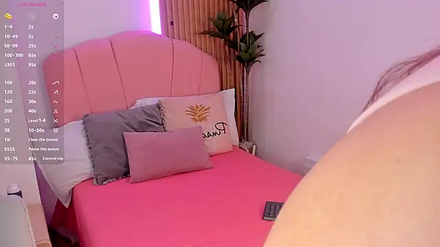 Victoria vallejo  online show from November 2025 11:37:01 AM