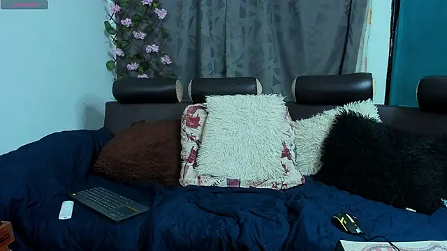 cristofer 988 online show from October 2025 03:51:02 AM