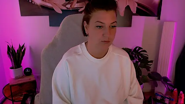 Snapshot of NatiLove35 chatting on April 2026 05:54:02 AM NatiLove35 online show from April 2026 05:54:02 AM