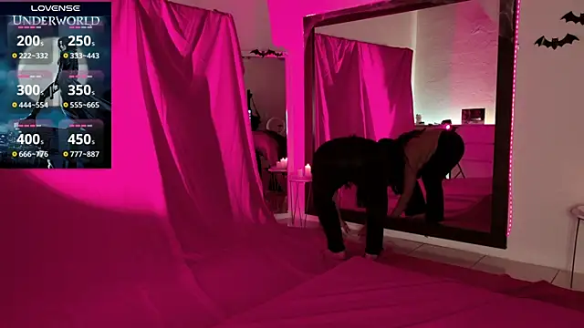 Alexa Miss online show from November 2025 08:36:01 PM