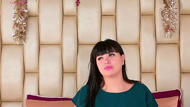 Alexa Miss online show from December 2025 07:52:02 PM