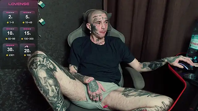 Snapshot of lonelycrystal chatting on October 2025 03:02:01 PM lonelycrystal online show from October 2025 03:02:01 PM