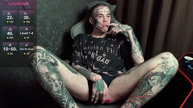 Snapshot of lonelycrystal chatting on September 2025 07:53:01 PM lonelycrystal online show from September 2025 07:53:01 PM