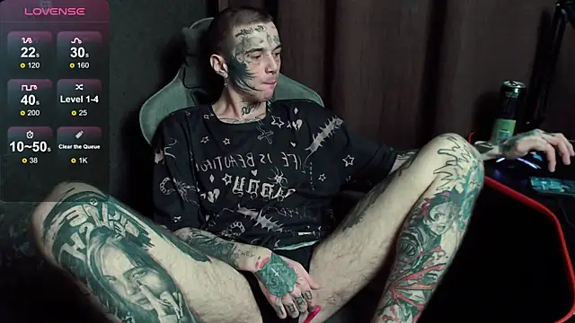 Snapshot of lonelycrystal chatting on October 2025 11:51:02 AM lonelycrystal online show from October 2025 11:51:02 AM