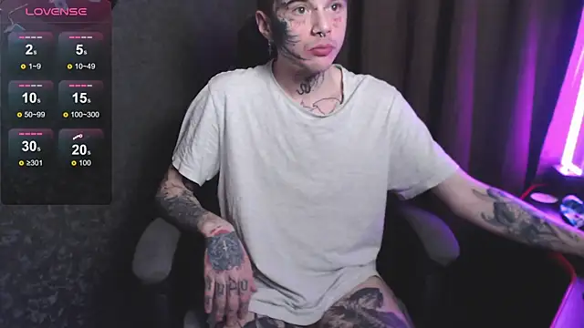 Snapshot of lonelycrystal chatting on January 2025 01:35:01 PM lonelycrystal online show from January 2025 01:35:01 PM