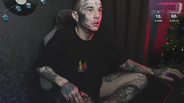 Snapshot of lonelycrystal chatting on December 2024 01:51:02 PM lonelycrystal online show from December 2024 01:51:02 PM