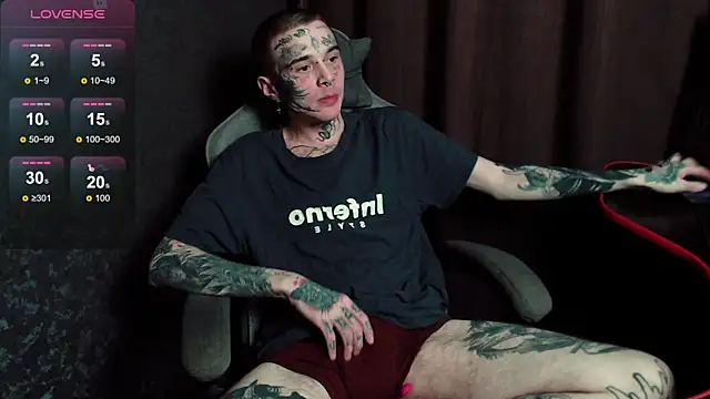 Snapshot of lonelycrystal chatting on October 2025 05:45:01 PM lonelycrystal online show from October 2025 05:45:01 PM