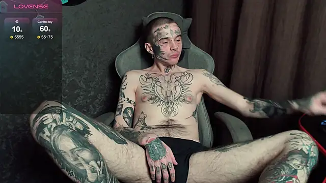 Snapshot of lonelycrystal chatting on October 2025 08:35:01 PM lonelycrystal online show from October 2025 08:35:01 PM