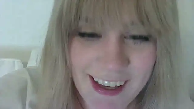Snapshot of miramore chatting on February 2025 09:58:02 PM miramore online show from February 2025 09:58:02 PM