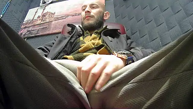 hardbigcock16 online show from January 2026 06:28:02 AM