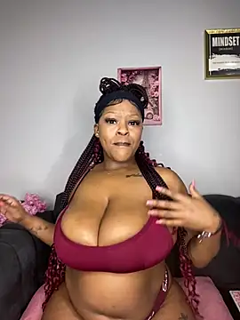 Snapshot of Boobylicious_BB chatting on July 2026 07:06:02 PM Boobylicious BB online show from July 2026 07:06:02 PM