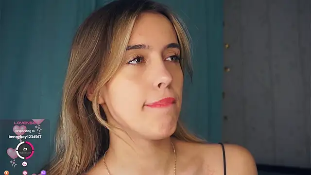 FannyHewson online show from October 2025 07:57:02 PM