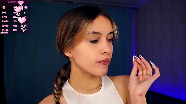 FannyHewson online show from November 2025 07:50:02 PM