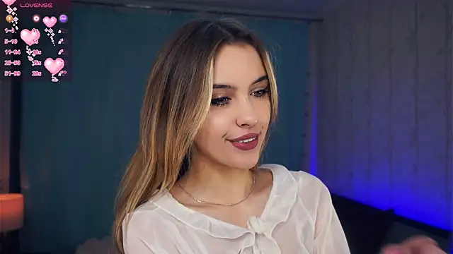 FannyHewson online show from November 2025 08:02:01 PM