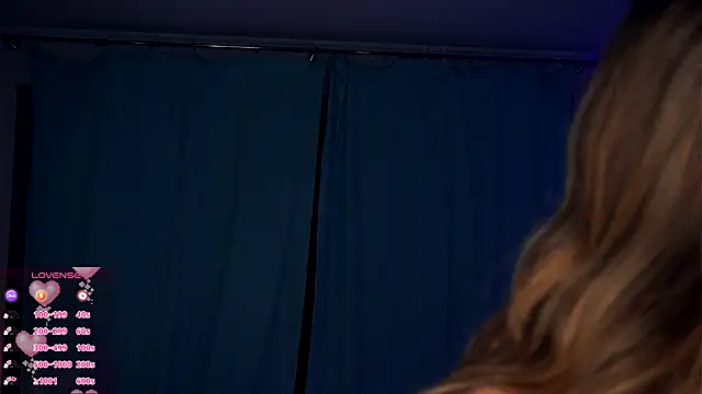 FannyHewson online show from November 2025 07:52:02 PM