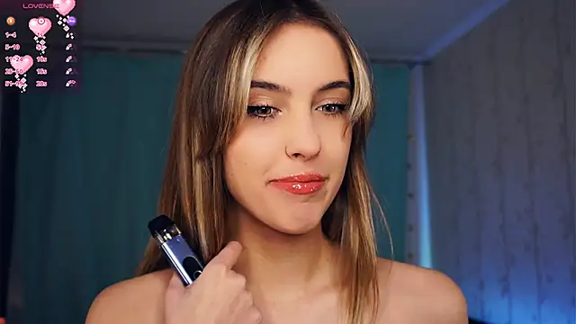 FannyHewson online show from December 2025 08:10:02 PM