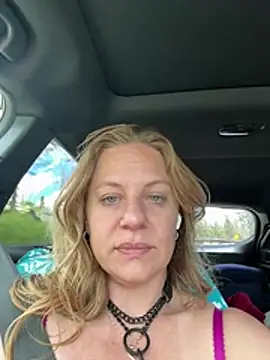 Peaches N Kreme online show from June 2026 08:59:02 PM