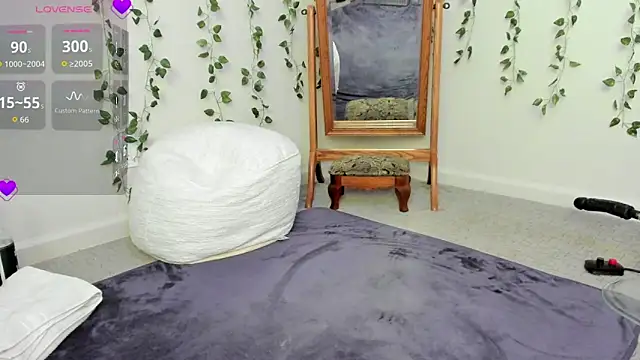 Peaches N Kreme online show from April 2026 11:53:01 PM