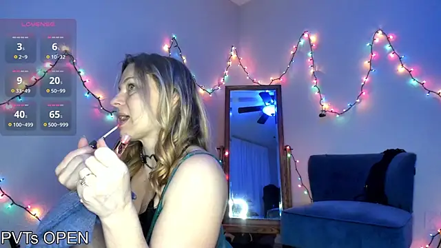 Peaches N Kreme online show from December 2025 02:54:02 AM